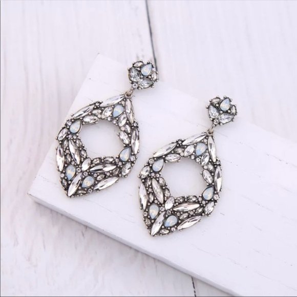 Jewelry - Crystal earrings